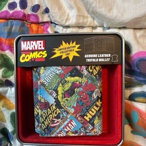 Marvel Comics Limited Edition Trifold Wallet - Red, Yellow, Green